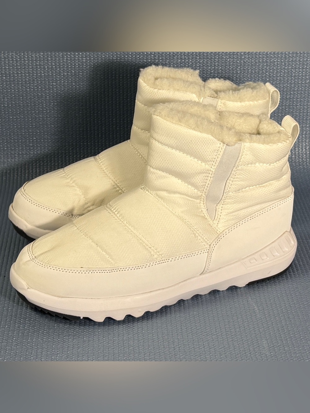 Bearpaw Women's Puffy Ankle Snow Boots White Size 8